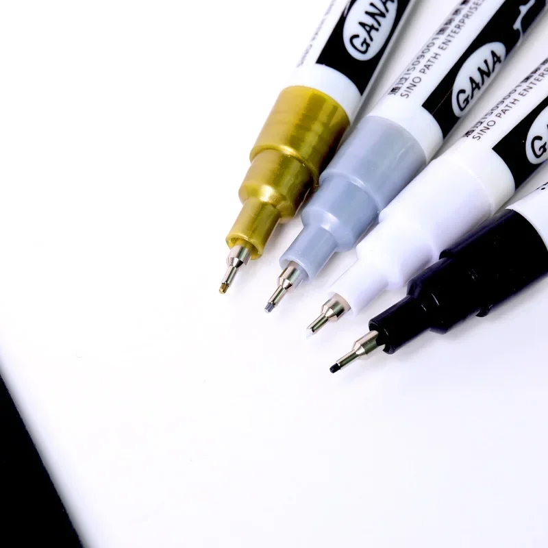 Model Kit Markers - 4 ピース/セット油性白黒油性ペイントマーカーペン 0.7 ミリメートル極細防水、岩絵、木材、金属、キャンバス用
