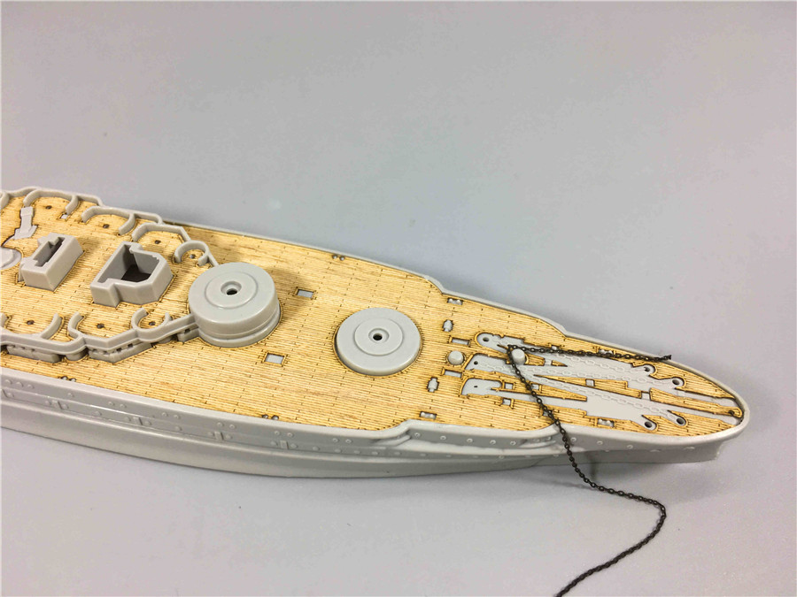 1/700 スケール木製デッキ HobbyBoss 8340 - Model Kit Uss Arizona のレビューと価格
